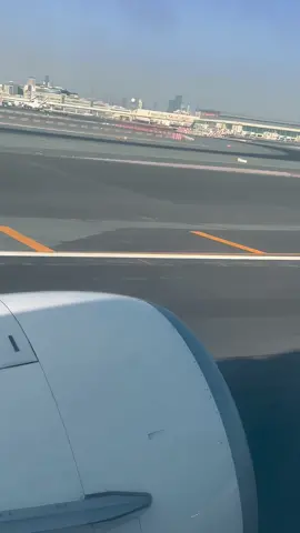 #dubai_dxb_uae🇦🇪 #dubai airport #foryou #arab emarat #enjoying 
