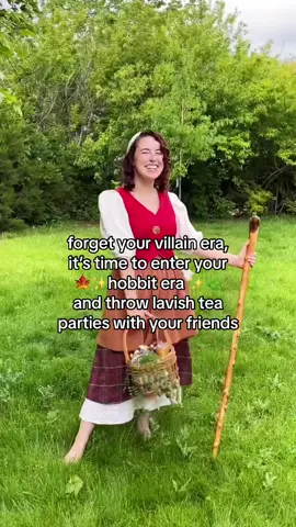 Its hobbit girl summer ✨ #fantasy #lordoftherings #hobbitcore #hobbit 