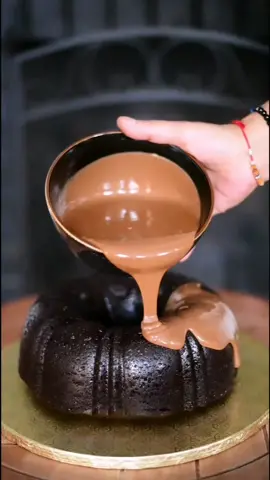 And this is how we stay alive 😂 #chocolatecake #tiktokcake #chocolateganache #bundtcake #baking #cakedecorating 