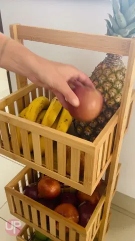 Organize sua casa com praticidade e beleza!  O Organizador de Bambu Multiuso Ripado 3 andares é perfeito para você usar como fruteira, para organizar seu banheiro, sua lavanderia e outros espaços da casa. Visite uma de nossas lojas físicas ou nosso site (link na bio) e aproveite! #issoéup #casaorganizada #casabonita #organizadormultisuo