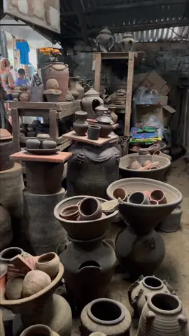Pottery Reels 🎥 a crash-course in pottery, mastered in minutes the technique for clay pottery—and this sparks my interest for this craft. 📷: Iphone 12 Pro Max 📍: Calle Crisologo, Vigan, Ilocos Sur #GetLostWithJapz  #ViganPH #Vigan #OneIlocosSur #TravelPH #ExplorePH 