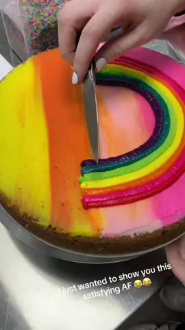 😂😂😂😂 #rainbow #satisfying #fyp #cakedecorating 