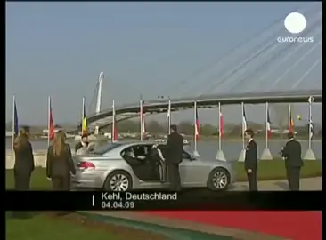 One of the highlights in the life of Berlusconi, who died yesterday, was in 2009, when he kept Merkel waiting on the red carpet for an important phone call. He then told the Frau, “I was talking to my dear friend Tayyip Erdogan. How would I turn off my phone in front of your face?