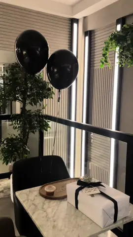 صديقي الصدوق محتفل فيني 🥹🥹🤍🤍. #CapCut #تخرج2023 #تخرج #موسيقى #اكسبلوررررر #ترند #explore #tiktok #fypシ #foryoupage #الشعب_الصيني_ماله_حل😂😂 #viral #8oz #قهوة_التخرج 