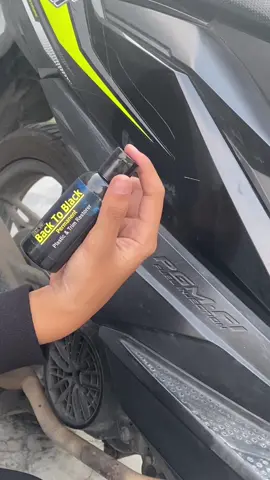 wah iki seng garai pangling motor e koyok anyar maneh… #otomotif #autocare #perawatanmotor #perawatankendaraan #perawatanmotordirumah #perawatanmotormurah #perawatanmotorglowing✅ #perawatanmotorbiarkinclong #backtoblack #penghitamkendaraan #penghitambodymotor 