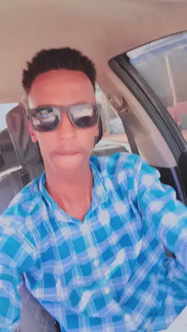 @Korneyl GuuLeed Garaad 💙🏇 @RuthwaaN _ _ _ _HerSarE7️⃣2️⃣ @qalas js 😕 