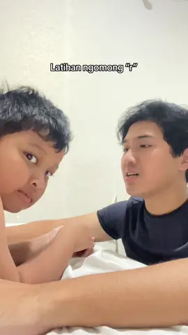 Kejamkan mata 😭 Kelanjutan latihan ngomong “r” di ig aku farhanfirms 😅