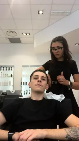 #hairtiktok #ducasitalianhairsalons #ducasbellinzago #hairstyle #parrucchieriitaliani #parrucchiera #moda #trending #modamasculina #trecceafro❤️😘✌🏼 #trecceattaccateallatesta 