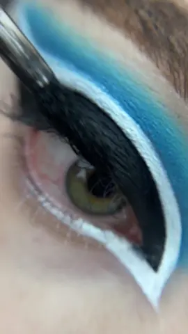 I only wear lip balm & clear mascara 😤 ib my fav natural makeup girl Trixie Mattel #blueeyeshadow #eyemakeuptutorial 