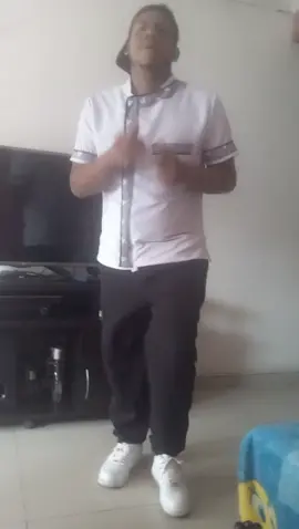 Saliendo trabajar con la buena #gilberto #gilbertosantarosa #quienami #salsaparaelalma #salsaparabailar #salsaviral #salserosporelmundo #venezolanosporel #tendencia #viral 