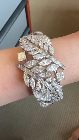 end of the season ✨ #jewelrytok #jewelrytiktok #vintagejewelry #vintagejewellery #vintagestyle #finejewels #cartier #vancleefarpels 