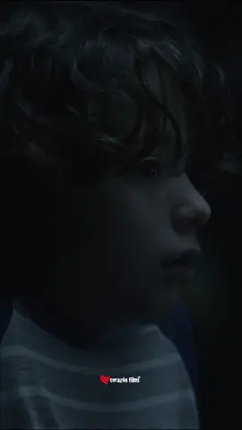 #TocTocToc Proximamente Sólo en Cines🎬🍿 El pequeño Peter está aterrorizado por los misteriosos golpes que provienen detrás de su pared. ¿Quién o qué se oculta tras esa pared?   . . . . . . . . . #cobweb #peliculasrecomendadas #peliculasdeterror #pelisdeterror #miedo #parati #tiktokpeliculas #cine #fy #cinefilos #edit 