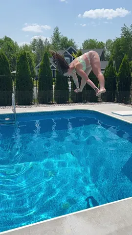 summer is back! #fypシ #dive #diving #splits #bikini #oneoneswimwear #trick #pool #swim #swimmingpool #slowmotion #jump #splash #foryou @oneoneswim 