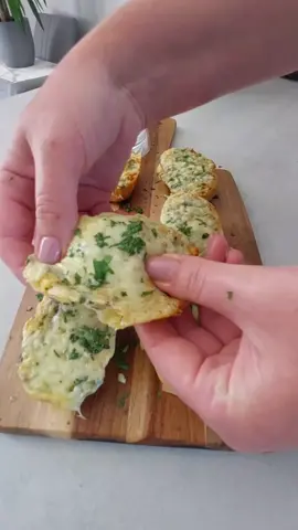 #garlicbread #delicious #FoodLover #fyp #perfect #quickrecipes ##cheesy 