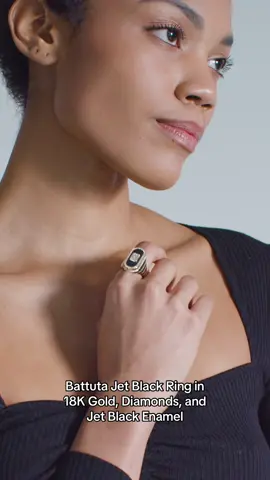 Make a statement with the Battuta Ring, a true signature of State Property. 💍✨ This remarkable signet ring showcases a brilliant 1-carat emerald-cut diamond, accompanied by layers of stunning pavé diamonds and Jet Black enamel. Its undeniable presence is guaranteed to leave people astounded. Prepare to captivate with the Battuta Ring. 💎✨ #BattutaRing #SignaturePiece #EmeraldCutDiamond #DazzlingPavé #UndeniablePresence #JewelryStatement