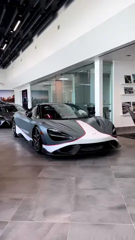 One-of-a-kind MSO 765LT Spider 🔥 Finished in MSO Bespoke Satin Chicane with an MSO Bespoke Livery #mclaren #765lt #supercar