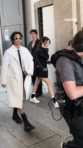 Celebs arriving at the Valentino Milan MFW show ⭐️ #valentino #mfw #cultedmensfw23 #jacobelordi #noahbeck #jeffsatur #annadellorusso #shuzoohira #jarenjackson #williamfranklynmiller #fyp #milan 
