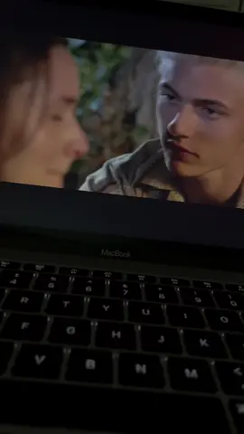 When he sees her scar💔 #BookTok #movieclips #whodidthistoyou #bookish #romancemovies #loveeverlasting 