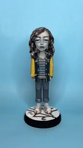 my finished sculpture of jackie in yellowjackets!!👂🏻 #snackie 