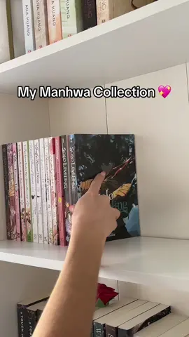 Printed manhwa are SO pretty 🥹 #manhwa #manga #webtoon #anime 