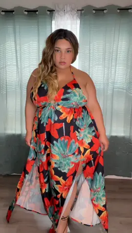 To inspire you to dream a little about a Paradise Tropical Vacation, here the Perfect Dress!  🌴☀️🌺🕶️   . Reference Size 2x  . #vacationfit #fashion #dress #plussize #tropicaldress 