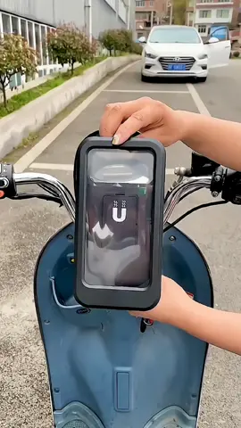 Kapag sumakay, maaari mong i install tulad ng isang hindi tinatagusan ng tubig mobile phone holder, na maaaring iikot sa kalooban, simple at matatag na pag install, hindi tinatagusan ng tubig at anti fog, electric sasakyan at motorsiklo ay maaaring mai install#Phonestand 