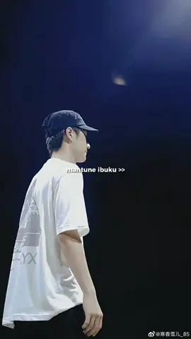 pake adat jawa ya mas😘 #wangyibo #wangyibo王一博 #wangyibo王一博uniq #王一博 #mtjj #mantuneibukmu #aktorchina🇨🇳 #fypシ #fypage #fypシ゚viral #fyp 
