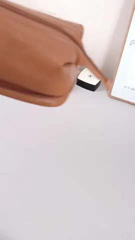 You need this makeup bag!!!#pocmimut #makeupbag#makeuporganization  #makeupstorage#bag #cosmetic #toiletrybag#brown #beaufitul #travelbag