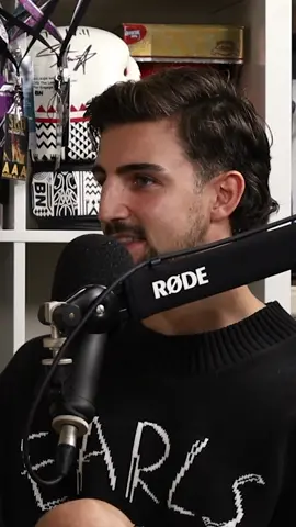 Newspaper Footy - New Training Method? #afl #aussierules #aussierulesfootball #collingwood #collingwoodfc #aflmemes #afldraft #nickdaicos #joshdaicos #collingwoodmagpies 