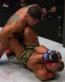 การปะทะกันครั้งใหญ่ระหว่าง ออง ลา เอ็น ซัง และ กิลแบร์โต้ กัลวาโอ จบลงด้วยแฟชั่นที่ทําลายล้าง 📷 #muaythai #muaythaifighter  #muay  #มวยไทย7สี  #มวยonechampionship  #มวยone  #onechampionship  #มวยไทย  #มวย