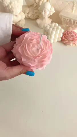FOR PEONY LOVERS🌸 ONE OF THE MOST CUTEST CANDLES🌸💗🌸 Get 20% off & free worldwide shipping for all candles 💗💗🌎 Link for our shop in bio! #candle #candles #candlemaking #candleshop #sculpture #handmade #candlesofinstagram #candlemagic #giftideas #soywax #homedecor #soywaxcandles #fragrance #scented #scentedcandles #minimalism #womanownedbusiness #homeinspiration #candlelover #pillarcandles #sculpturalcandles #SmallBusiness #etsy #veganfriendlycandles #neutraldecor #waxmelts #flowercandle #peonycandle  