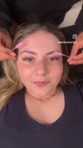 classic set for prom!! follow ameeras.beauty bar on instagtam 📲#lashes #lashextensions #lashbusiness #ameerasbeautybar 