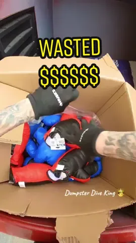 Epic Dumpster Dive , So much $$$ 💰 🤑  money wasted !! DOG BALLS 🐕  lol 😆  #dumpsterdiveking #dumpsterdiving #dumpsterdiver #dogs #sad #epic 