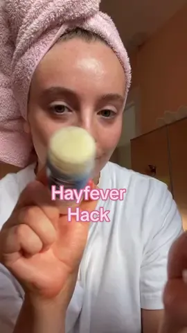 Hayfever sufferers unite! This is the best hack to stop you sneezing constantly 👏🏼 #hayfever #hayfevercheck #hayfeverhacks #hayfeverproblems #vaseline #vaselinehacks #petroleumjellyhack #petroleumjelly #allergy #allergycheck #allergyseason #hayfeverremedy #LifeHack #allergies 