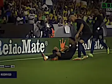 منو يعرف ليش البرازيل لابسين اسود شوط الاول وشوط ثاني اصفر👌🔥#هازارد🔥💙 #صادق 