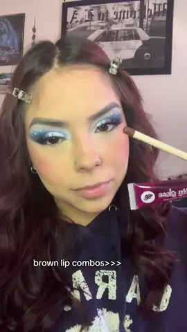 its rare you will see me using anything other than brown 😫🤞🏽it always matches every look 🩵 #fyp #lipcombo #brownlipcombo #purplelipgloss #purplegloss #lipcombos #grwm #tutorial #makeupgrwm #foryou #makeup #Love #mua 