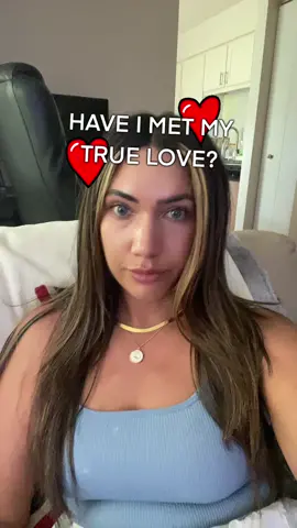 I mean technically he found me online 😏 #TrueLove #lover #fiancé #myoneandonly #onlinedating #onetruelove 