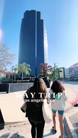 LA for the day 🫶🏻🦋✨🌱🌻🧘🏻‍♀️ And had the best experience with @R&B Yoga !!! #losangeles #daytrip #dayinmylife #beverlyhills #rnbyoga #yoga #rooftop #erewhon 