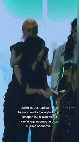 even though she is the leader of the group, the way she asks the youngest for help is really very polite, she lowers her body when the youngest speaks.  no wonder all #nmixx members have a good attitude 🥺  - many people says Kyujin doesn't like real maknae, but that's wrong.  Kyujin really gets extraordinary attention in an extraordinary way, that's the reason why Kyujin really loves and cares for all her sisters ...  #HAEWON #LILY #SULLYOON #BAE #JIWOO #KYUJIN #jyp 