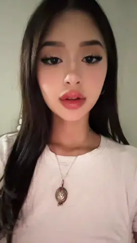 Bruised lip 👄 