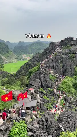 Ninh Binh is insane! The best place in Vietnam 😮  #vietnam #ninhbinh #travel
