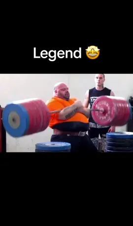 That last scream is something else 😂 #gym #GymTok #bodybuilding #powerlifting #flexing #lifttok #lifting 