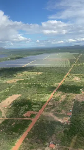 Fazenda de Energia Elétrica em Juazeiro na Bahia 1.	#Helicóptero 	2.	#Aéreo 	3.	#VistaAérea 	4.	#FotografiaAérea 	5.	#enegiasolar  	6.	#Natureza 	7.	#Paisagem 	8.	#Aventura 	9.	#brasil 	10.	#juazeirobahia  	11.	#bahia 	12.	#PasseioDeHelicóptero 	13.	#VistaPanorâmica 	14.	#robinson66  	15.	#Liberdade