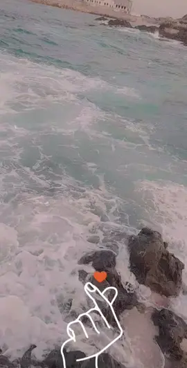 الوضع يحتاج تخيم وسط البحر ✌🙃