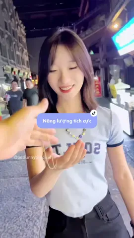 Lan toả yêu thương 😘 #xuhuong #xuhuongtiktok #funnyvideos #funny #tiktokgiaitri #trendingvideo #videovui #trendingtiktok #tiktokfrance #viral #kysuduongpho #langthangduongpho #thuthach #thulong #vlogs #Vlog #giaitri #nangluongtichcuc💪🍀 #nucuoibatngo 