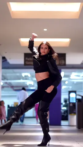 had to hit this dance in heels 😌✨ #foryou #heels 