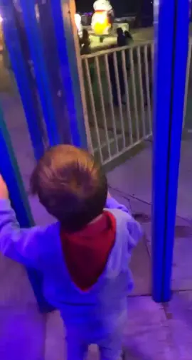 Super Saiyan (IG/hey_panda_bear) #fy #fyp #foryoy #foryoupage #viral #video #viralvideo #super #saiyan #supersaiyan #mirror #maze #mirrormaze #frustrated #frustration #frustrating 