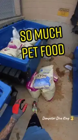 So Shocking, So sad 😞  Such a disgusting waste !! Over $2000 dollars of dog food wasted !!  #dumpsterdiveking #dumpsterdiver #dumpsterdiving #dog #sad #shocking 