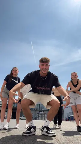 the plane was a paid actor ✈️ #danzakuduro#dance#trend#Summer#fyp#foryou dc: @ARYSTAN 