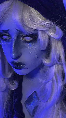 i shpuldnt post at 1:30 am butttttttt #bluediamond #bluediamondstevenuniverse #bluediamondcosplay #stevenuniverse 